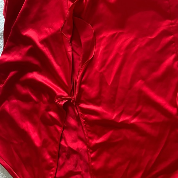 Victoria’s Secret rope. - Picture 2 of 2